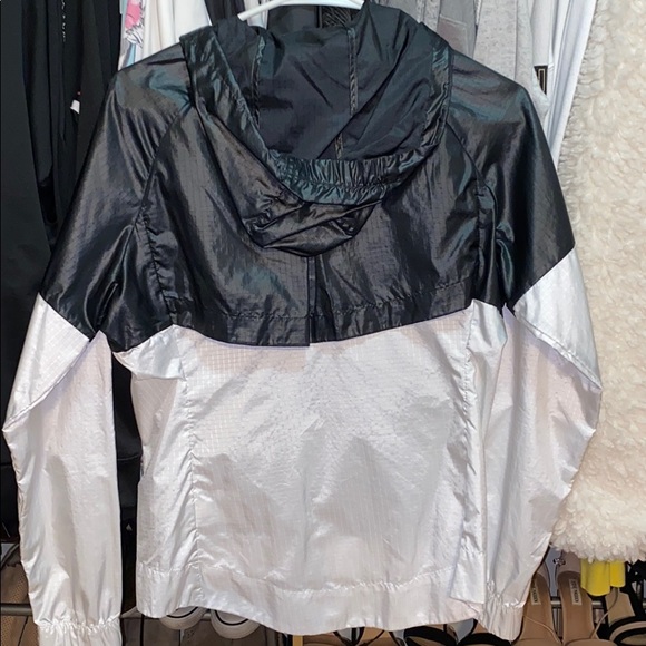 Nike windbreaker jacket - Picture 4 of 4